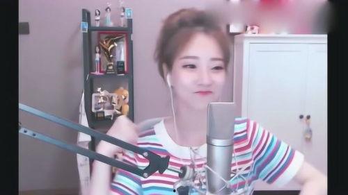 包子脸的女网红,揭秘网络红人的魅力与影响力”